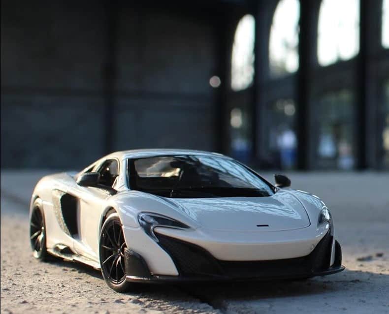 Coches Miniatura Mclaren 675Lt (1:24)